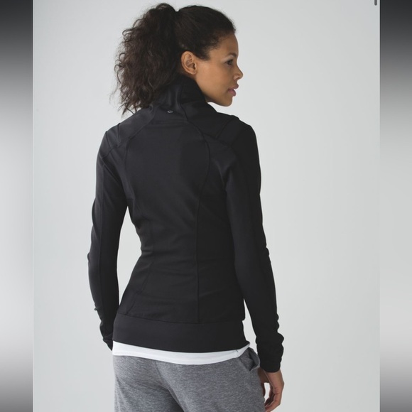 Lululemon Black‎ Bhakti Yoga Jacket in size 6 - Picture 6 of 10